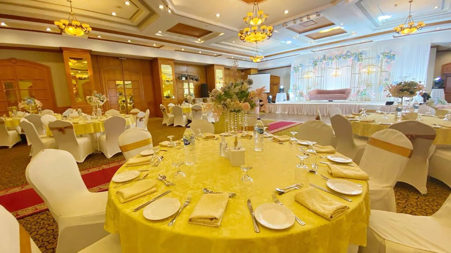Knight Castle Hotel - Formerly Known As Carlton Palace Hotel Dubaï